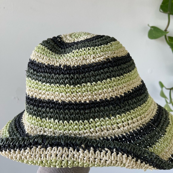 Beach hat - Picture 4 of 6